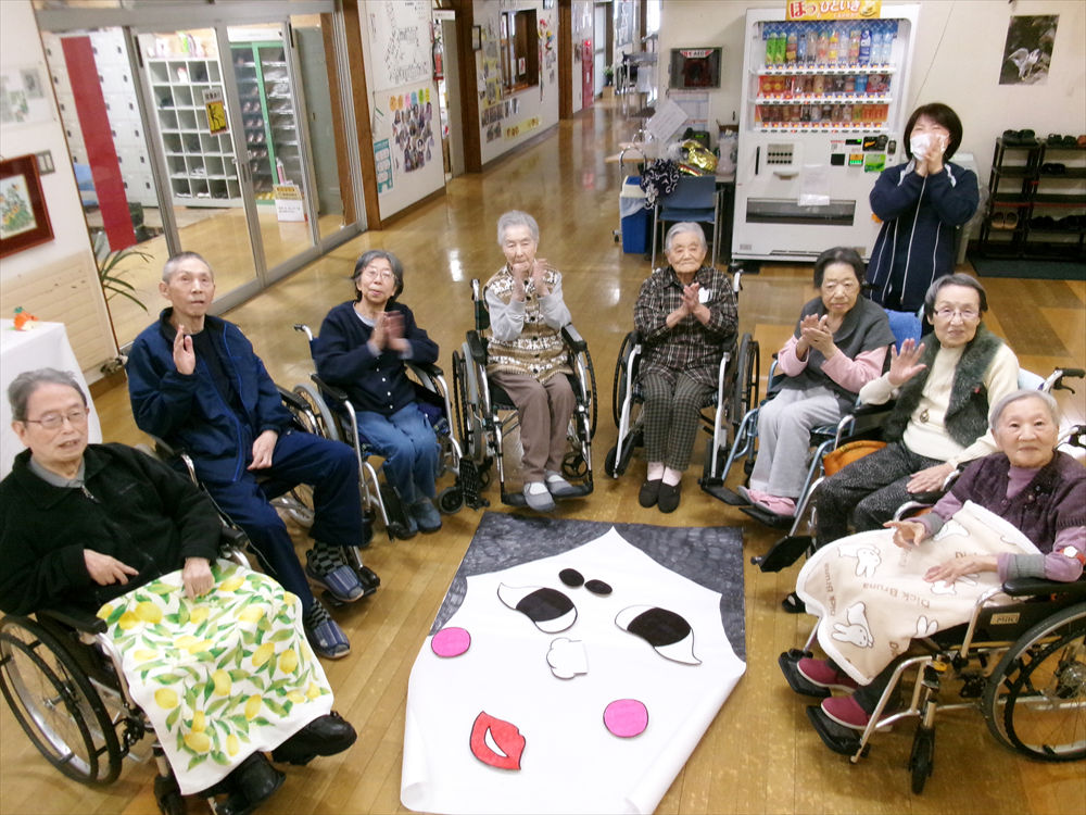 施設見学の様子