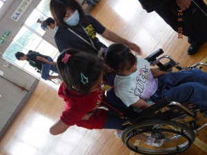 ⑧上新城小学校体験学習ＤＳＣＦ0300