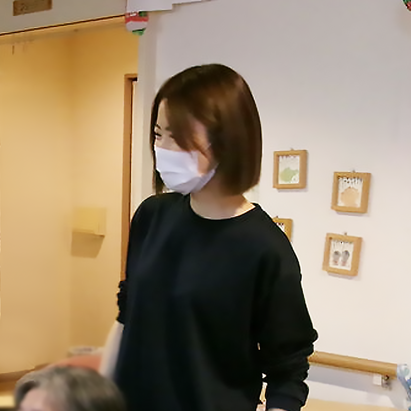 高橋介護員